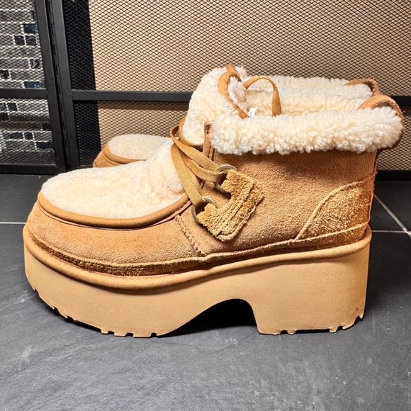 UGG Platform Classic New Heights Boots Womens Tan Suede Shearling Lined Size 9 - Picture 10 of 10